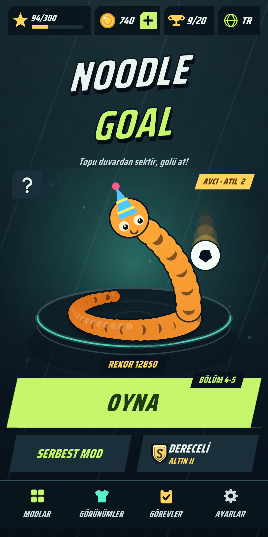 Lobi: kaide üstünde şapkalı yılan / The lobby: your snake in its hat on the stand